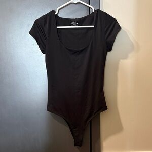 Everyday Black Scoop Neck Bodysuit - Timeless Basic